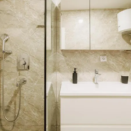 Boutique * Μόσταρ