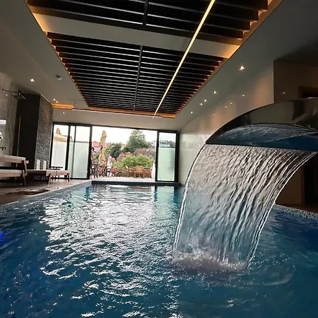 Boutique * Μόσταρ